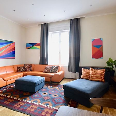 Luxury Apartment by Hi5 - Király street Suite Budapeste Exterior foto