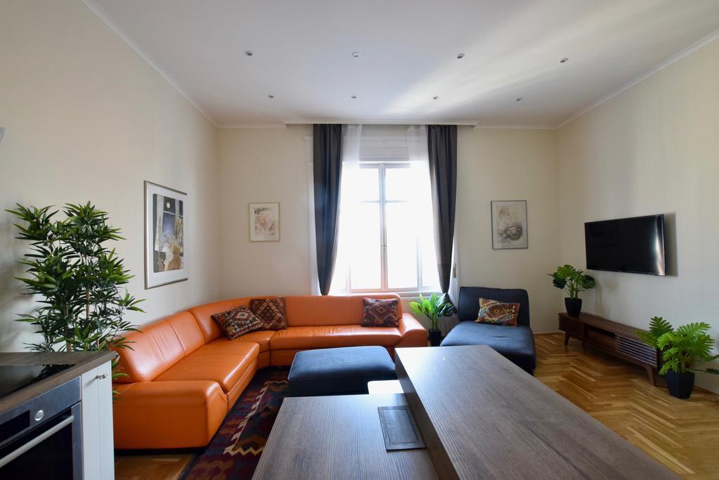 Luxury Apartment by Hi5 - Király street Suite Budapeste Exterior foto
