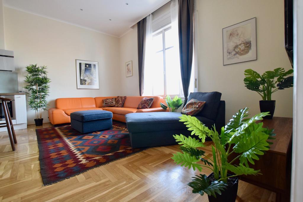 Luxury Apartment by Hi5 - Király street Suite Budapeste Exterior foto