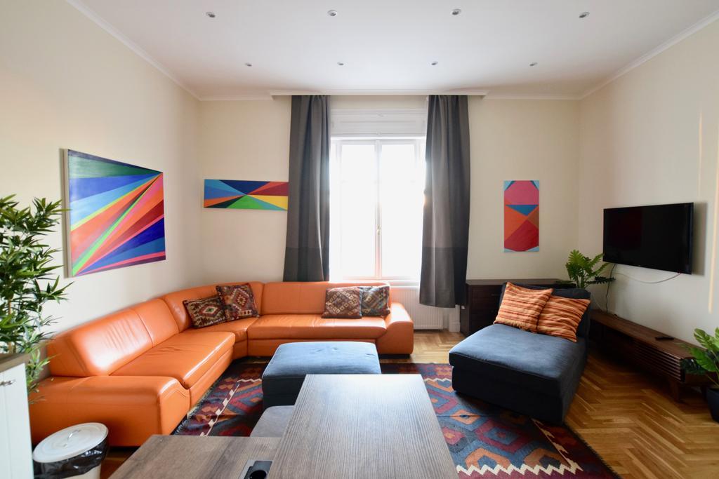 Luxury Apartment by Hi5 - Király street Suite Budapeste Exterior foto